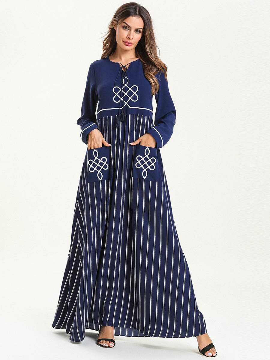 Elegant dame langermet kaftan maxikjole, perfekt som sommerkjole, feriekjole eller strandkjole med løs passform.