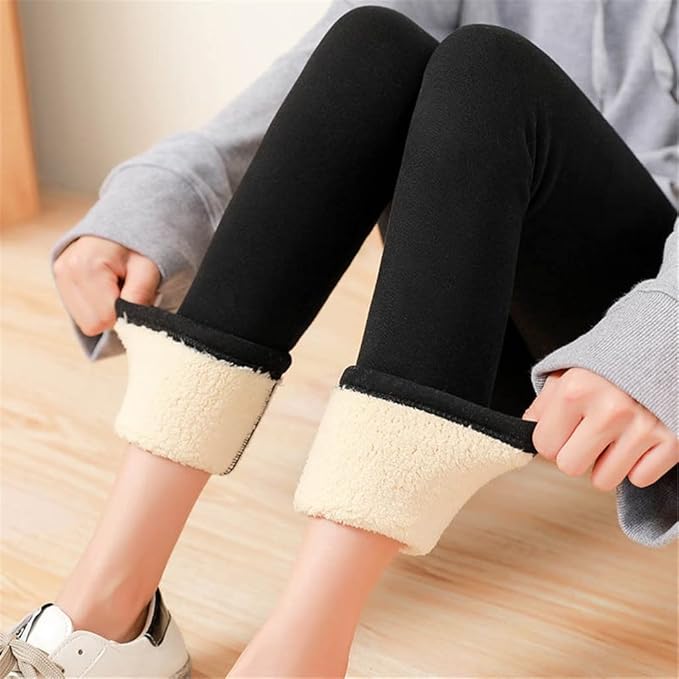 Komfortable og varme dameleggings i basic svart. Høy midje for ekstra støtte og flatterende look.