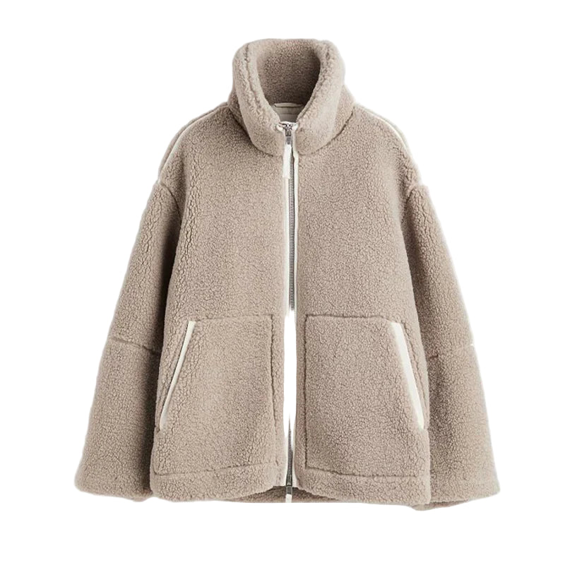 Dame oversized patchwork jakke, komfortabel og trendy yttertøy for høst og vinterbruk.