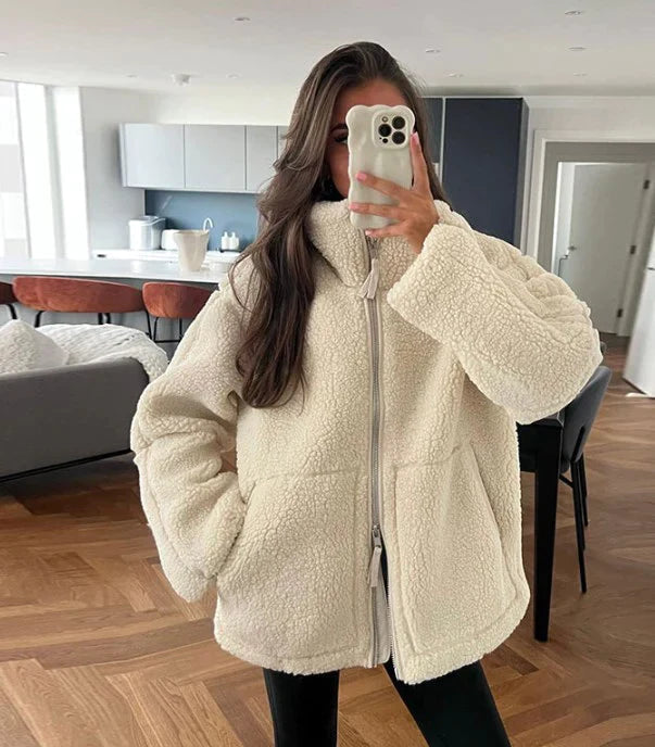 Casual oversized patchwork damejakke, allsidig og trendy yttertøy som passer til mange antrekk.