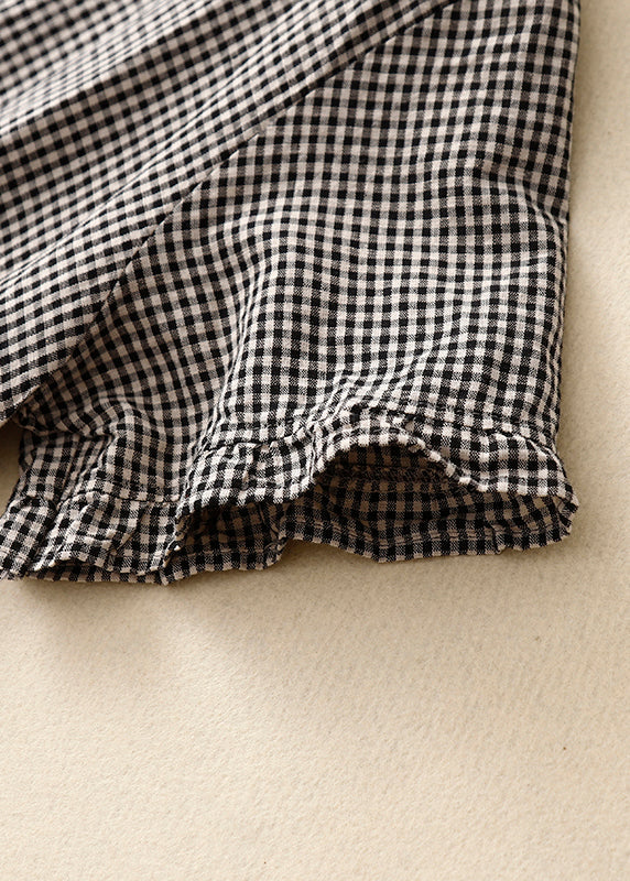 Elegant damekjole med intrikat patchwork og unikt rulletrykk. Perfekt sommerkjole for hverdagsbruk.
