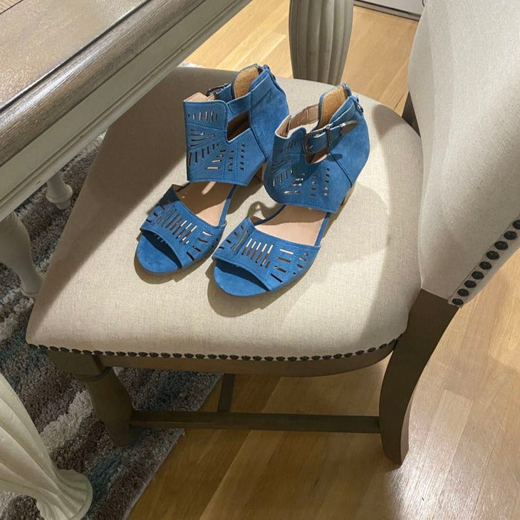 Høye hæler dame støvler med smart slip-on, gir en slank og elegant silhuett.