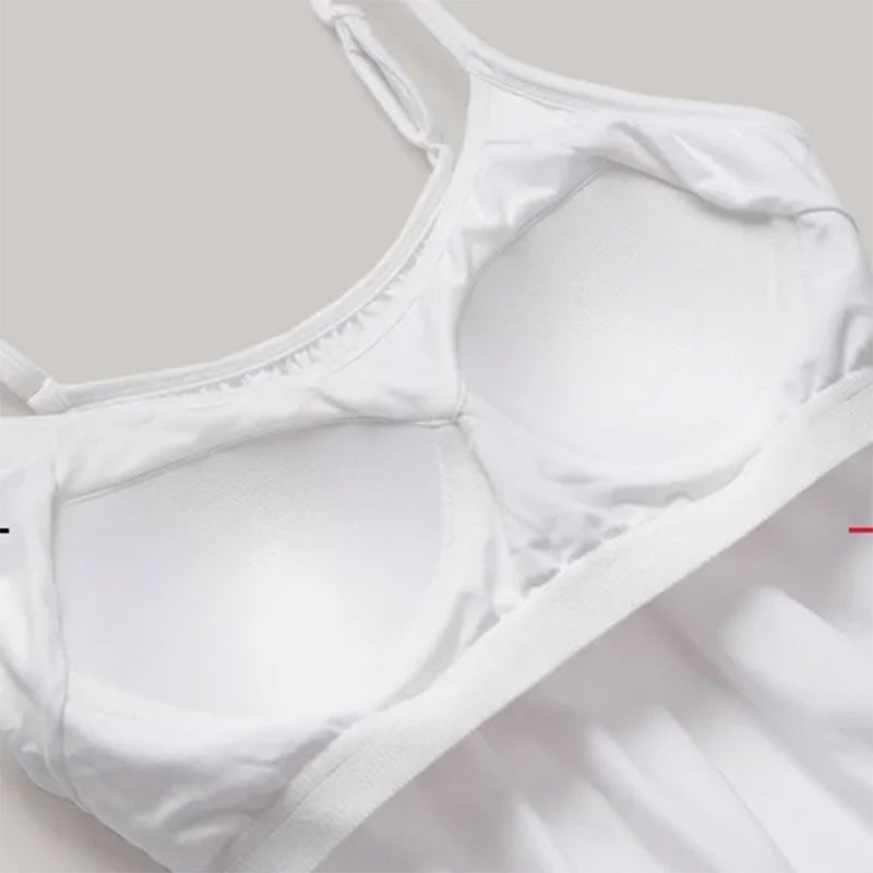Stilren camisole med innebygd BH for damer. Et essensielt, komfortabelt basisplagg.