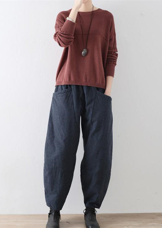 Mørkeblå oversized dame vinterbukser. Komfortable og stilige bukser perfekte for uformelle antrekk.