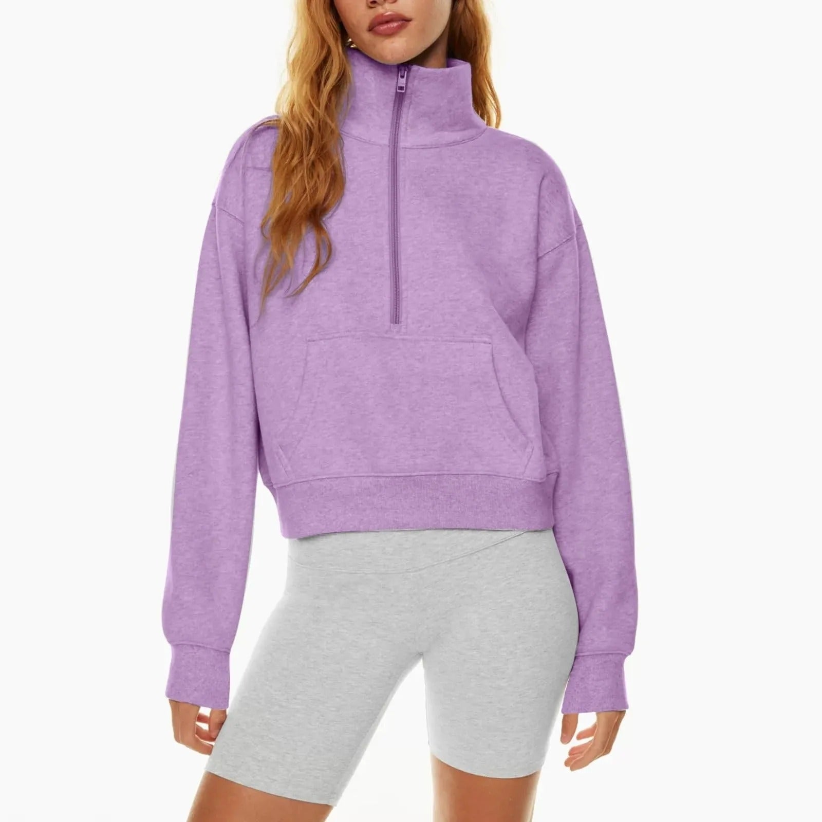 Trendy kvinnejakke, ståkrage, halv glidelås, egnet for både inne og ute.