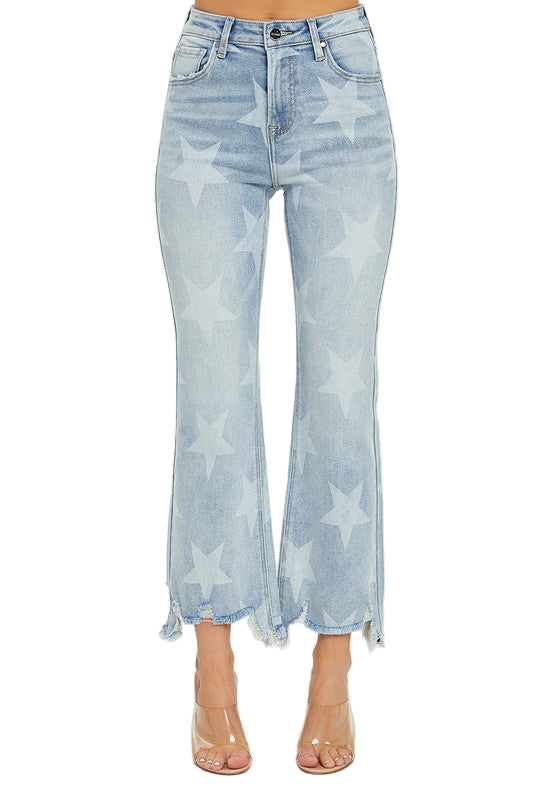 Damejeans med høy midje, stjernetrykk og rett passform. Komfortable trendy bukser for vår og sommer.