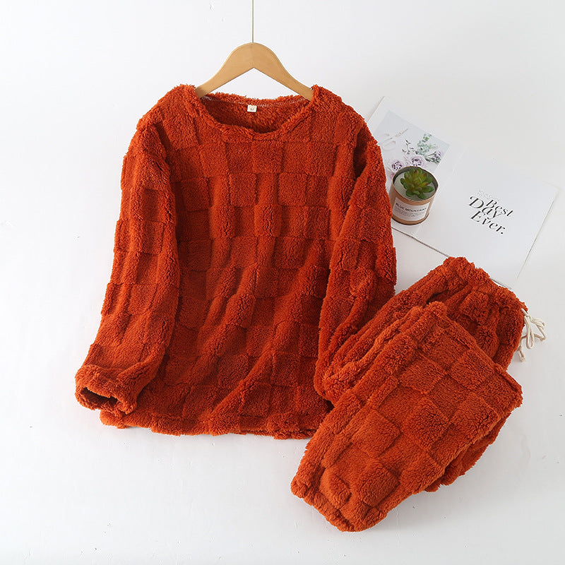 Damen-Winter-Pyjama-Set im trendigen Karomuster, perfekt für Komfort und Stil