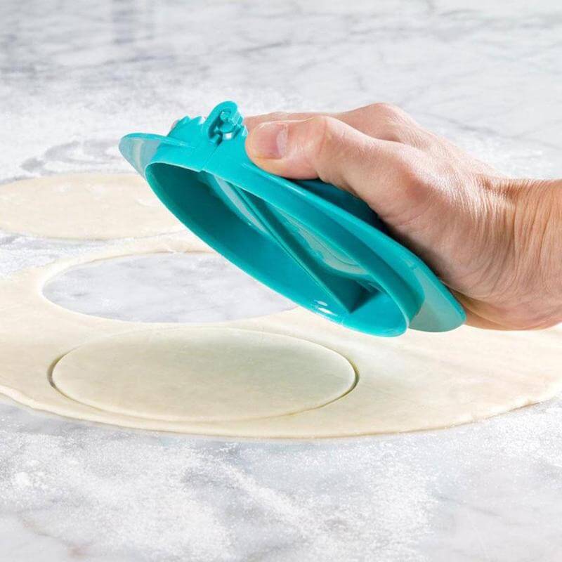 Praktisk deigpresse sett med 3 kjøkkenredskaper for hjemmelagde dumplings og paier.