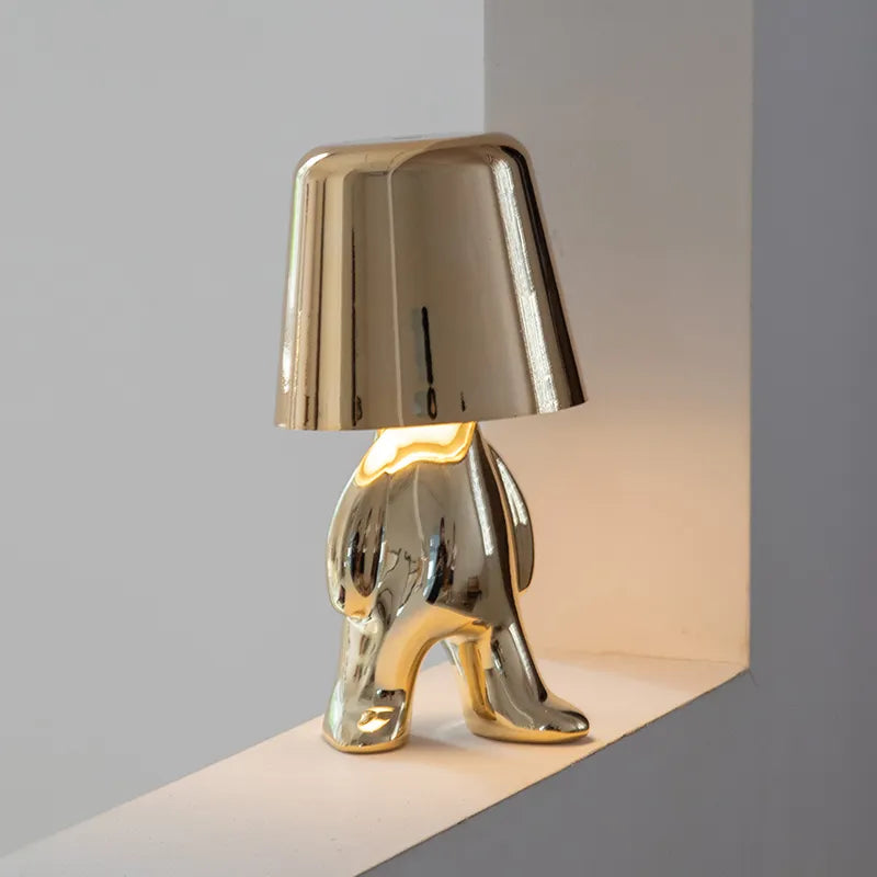 Sølvfarget dimmbar LED lampe. Gir justerbar atmosfærelys til stuen.
