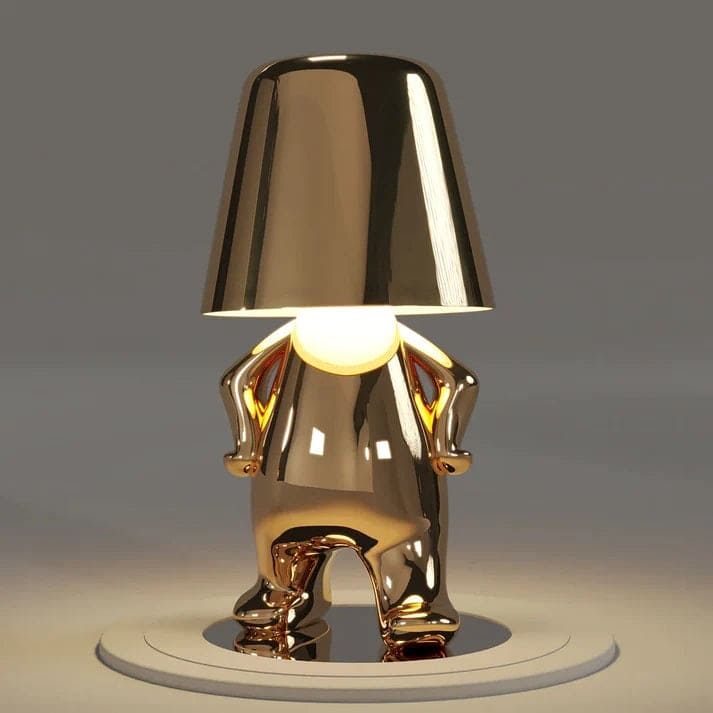 Elegant dimmbar bordlampe. Tilgjengelig i gull og sølv for ulike innredninger.