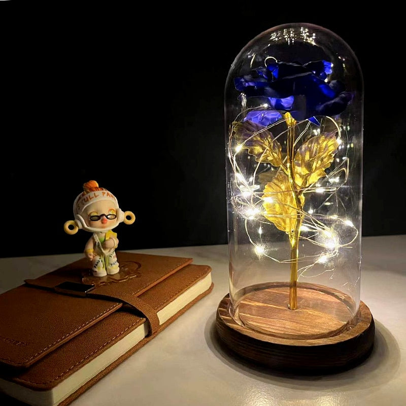 Evig DIY galakse rose i elegant glasskuppel med varmt LED-lys, stemningsfull dekorasjon