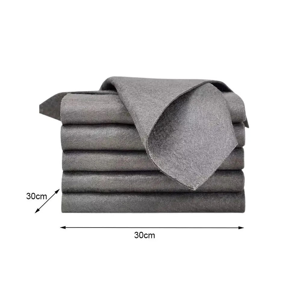 Detalj av myk og absorberende mikrofiberklut, ideell for effektiv flekkfjerning og polering.