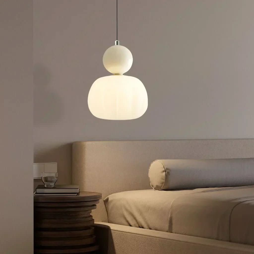 Designer hengende lampe i art deco stil, en stilfull detalj for hjemmeinnredning.