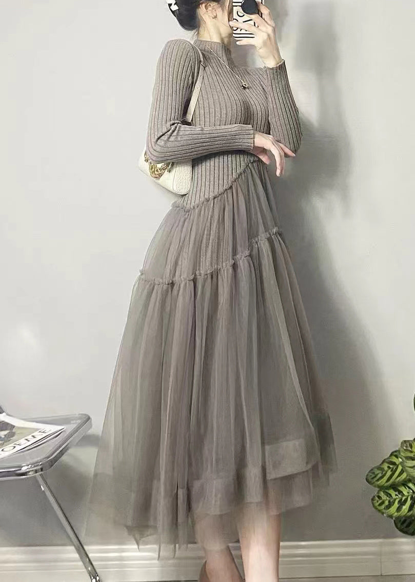 Komfortabel asymmetrisk damekjole, ideell som hverdagskjole eller elegant festkjole for kvinner.