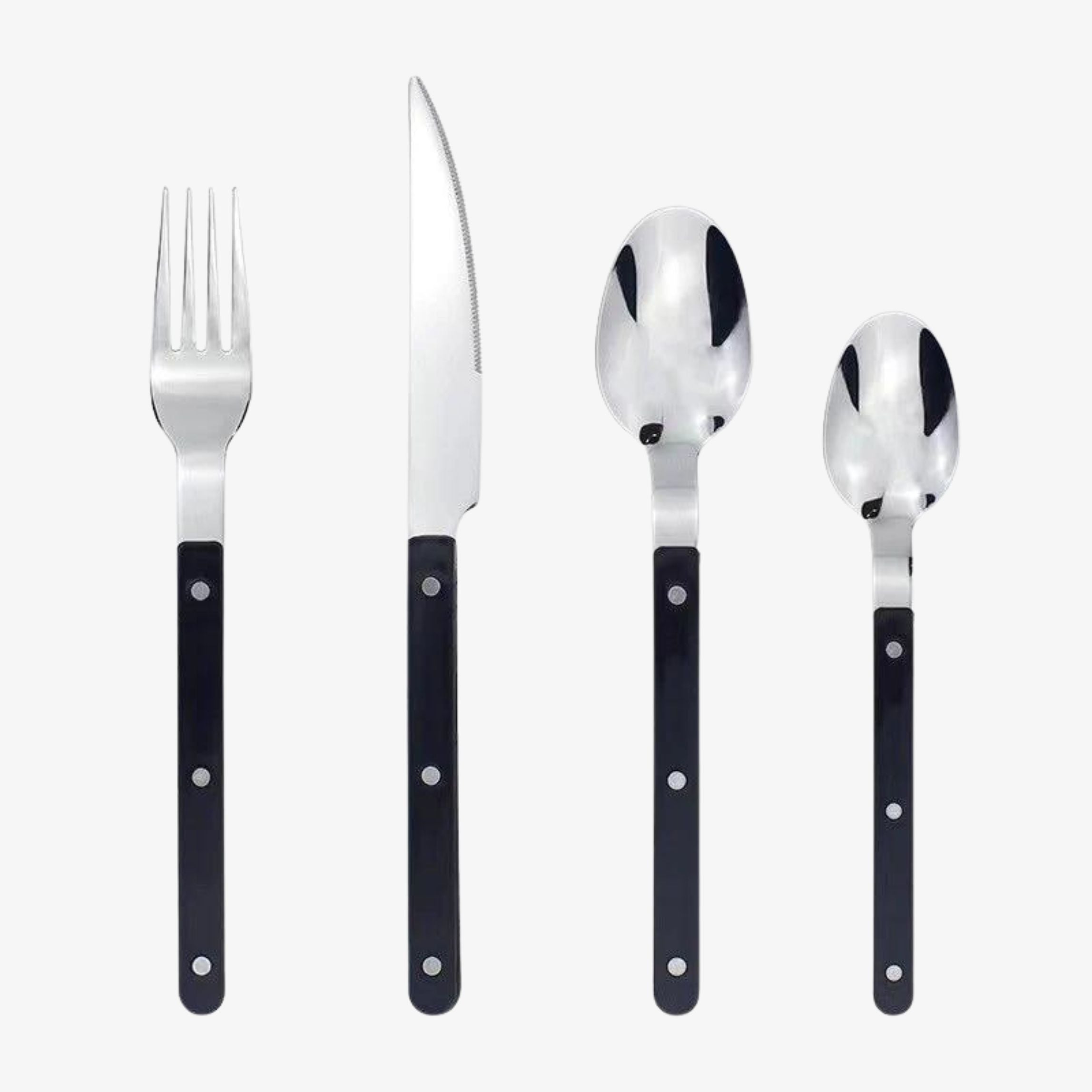 Elegant bestikksett, 24 deler for 6 personer. Perfekt for stilren borddekking til hverdag og fest.
