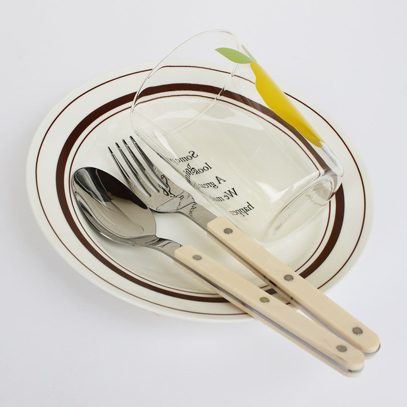 Allsidig 24-dels bestikksett for 6. Passer som elegant hverdagsbestikk og festbestikk for enhver anledning.