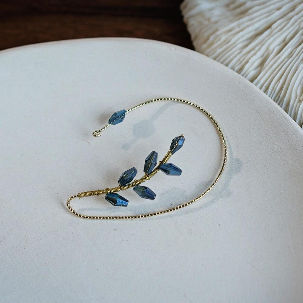 Zirkon-dekorert blomster øremansjett, elegant klipsøredobb for kvinner uten hull. Vintage smykke.