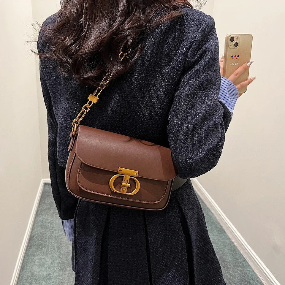 Svart skulderveske, minimalistisk design. Allsidig crossbody veske for kvinner, perfekt tilbehør.