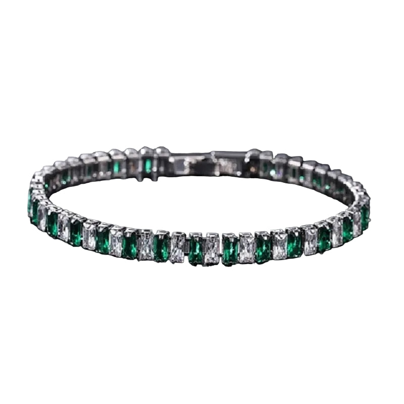 Elegant cubic zirconia armbånd for kvinner, glitrende med tidløs glans. Perfekt smykke til fest og hverdag.
