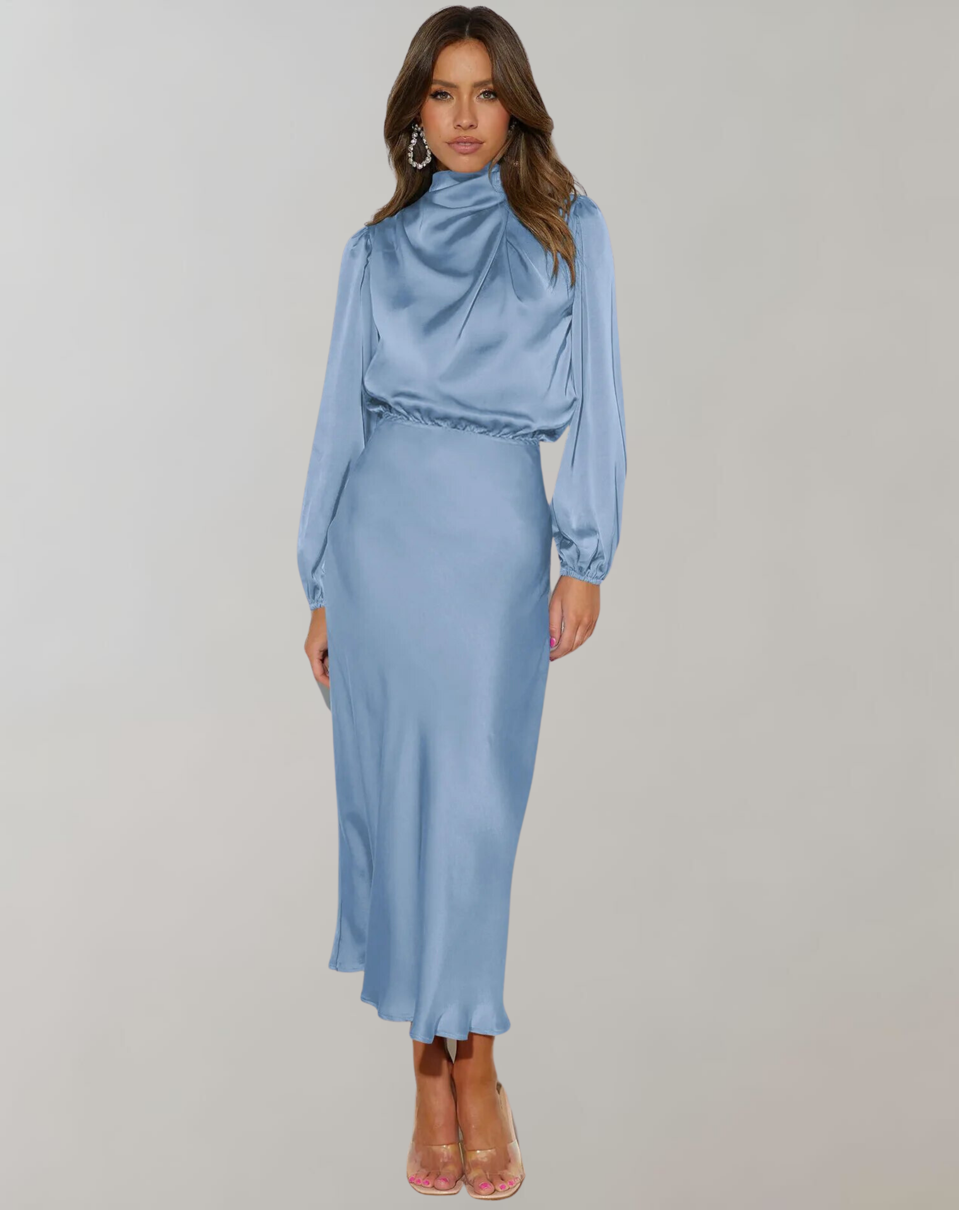 Nærbilde av elegante ermer på dame satengkjole. Stilfull lang festkjole i polyester, ideell for selskap og kveldsantrekk.