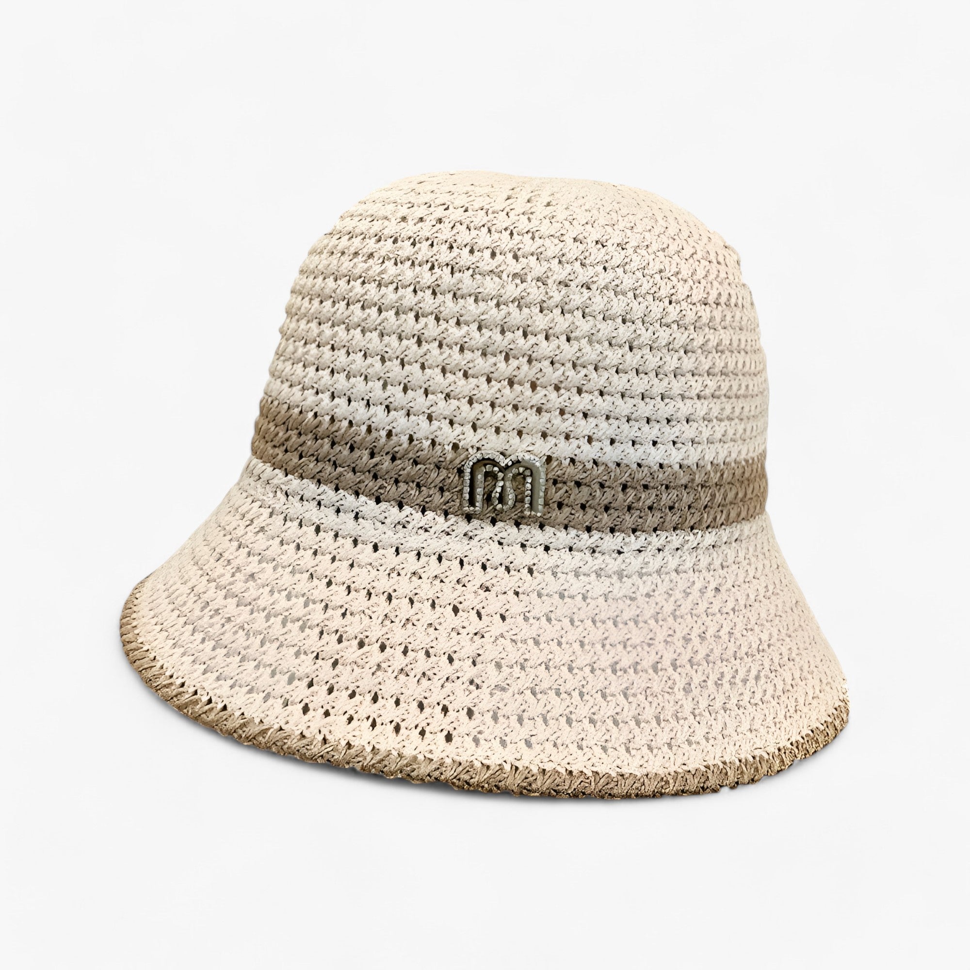 Motebevisst strandhatt for kvinner med bred brem, ideell for sommerdager og solbeskyttelse.
