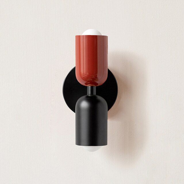 Elegant innendørsbelysning: Dobbelt LED vegglampe for hjemmeinnredning. Stilrent lysarmatur.