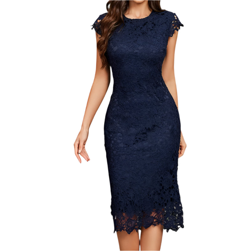 Elegant ermeløs blondekjole for dame. Perfekt sommerkjole med komfortabel passform.