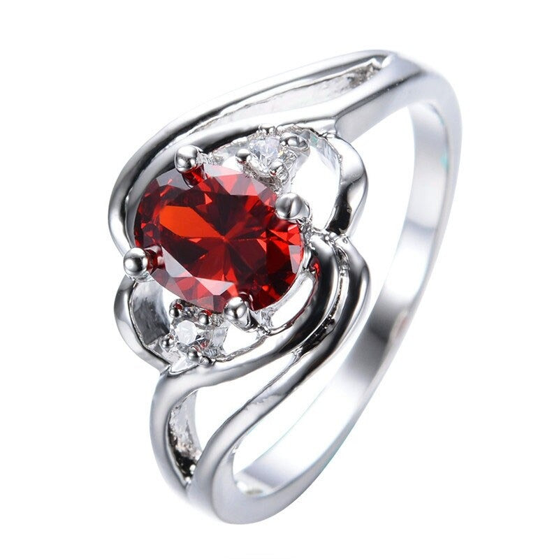 Personlig fødselssteinring for kvinner, en elegant og glitrende gave med cubic zirconia til jubileum.