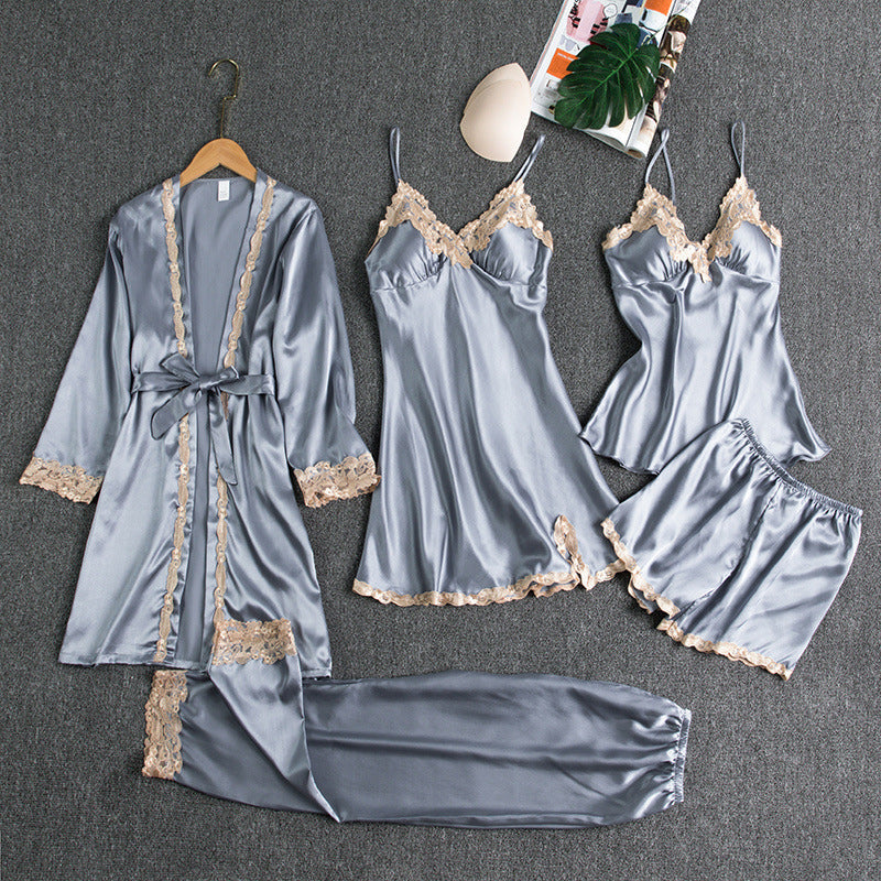 Femdelt silke pyjamas sett for kvinner inkludert camisole, shorts, bukser, morgenkåpe og topp med blonder.