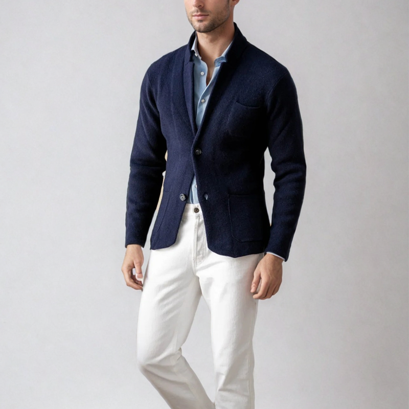 Stilren herreblazer i tidløs design, ideell for kontorstil eller et elegant hverdagsantrekk. Komfortabel og allsidig.