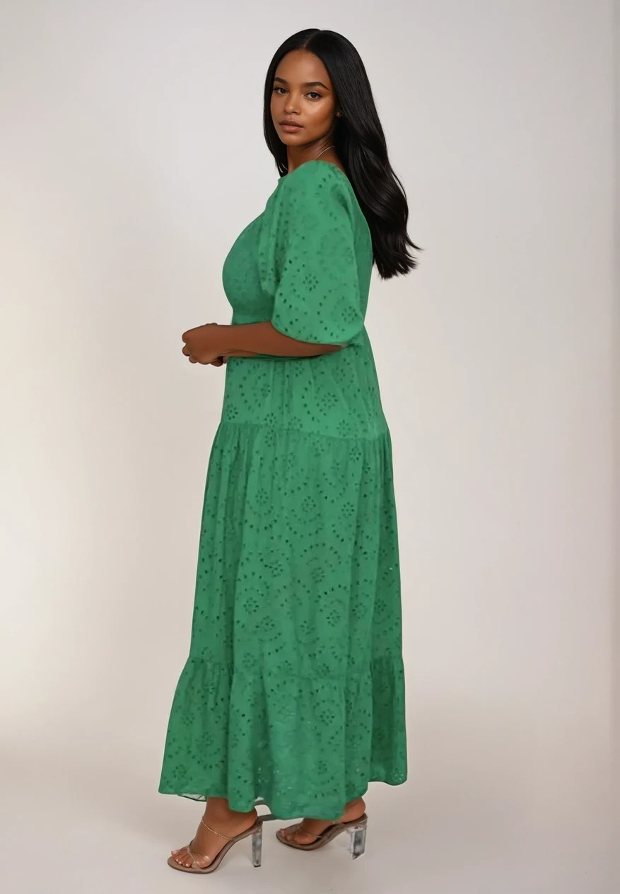 Klassisk lang blonde maxikjole med off-shoulder design for kvinner, elegant og komfortabel til enhver anledning.