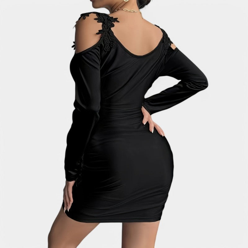 Elegant kvinneklær: Langermet bodycon kjole i myk polyester, perfekt for en stilig og komfortabel look.