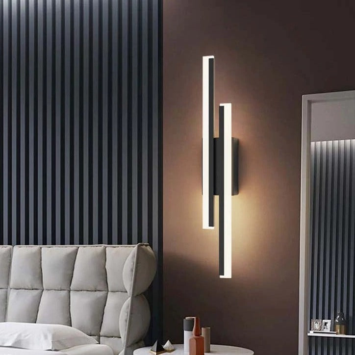 Stilren LED vegglampe til soverommet, moderne og minimalistisk for avslappende belysning.
