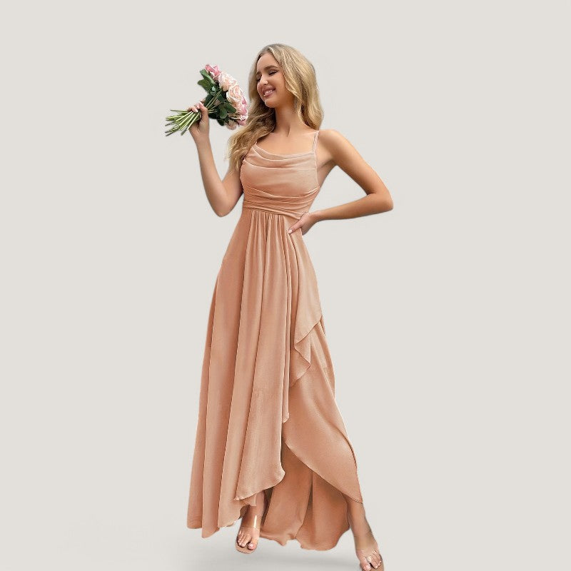 Formell lang kjole for kvinner, perfekt som elegant selskapskjole til bryllup og fest.
