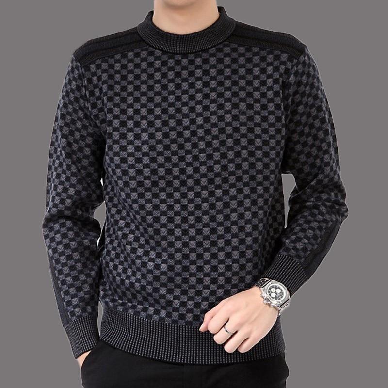 Brun menns strikkegenser, casual pullover. Varm og stilig for høstmote.