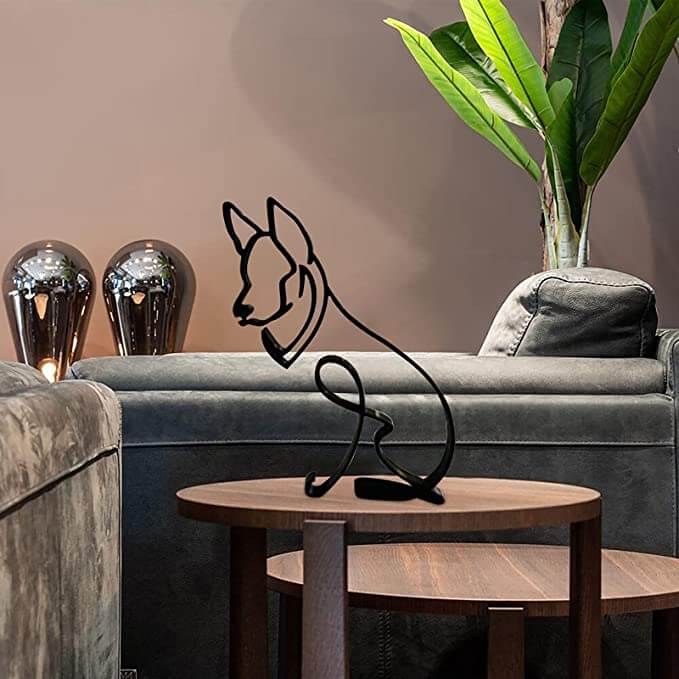 Dyrefigur i minimalistisk metallstil. Perfekt som pyntegjenstand.