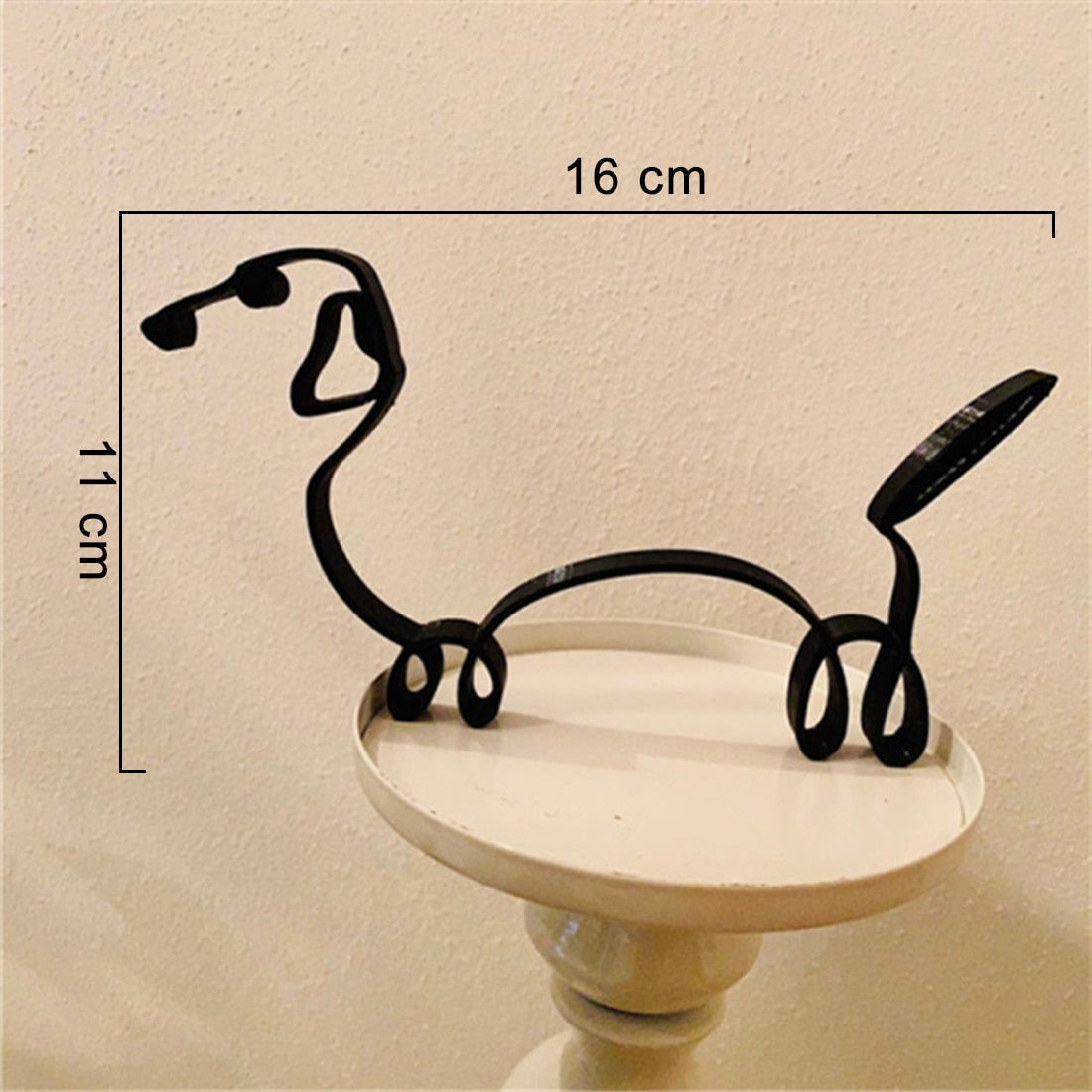 Høy kvalitet metallskulptur av hund. Elegant gaveidé for dyreelskere.