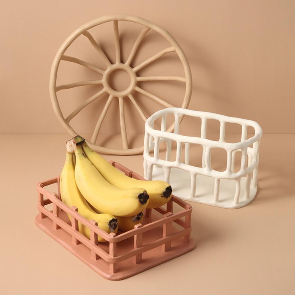 Stor fruktskål for kjøkken og stue, fremhever nordisk design. Perfekt for frukt og snacks oppbevaring.