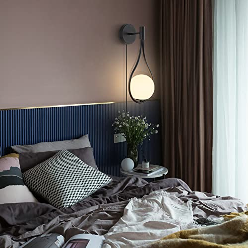 Minimalistisk nordisk vegglampe, perfekt for moderne innredning og funksjonelt stemningslys.