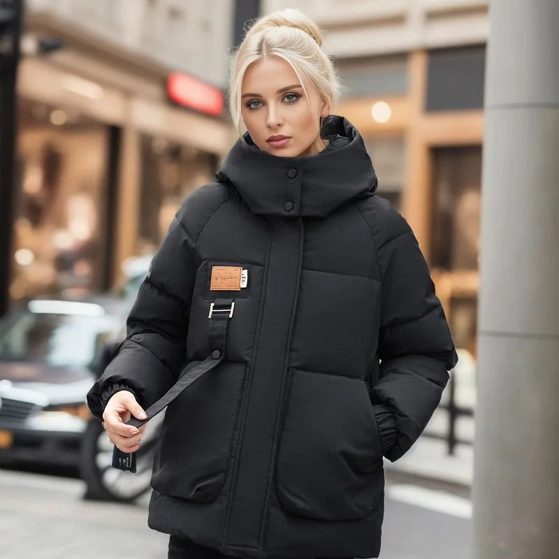 Mintgrønn elegant parkas dame, varm vinterjakke for kvinner som verdsetter stil og komfort.
