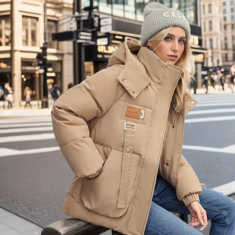 Komfortabel og elegant dame parkas, varm vinterjakke som passer perfekt til all vintermote.