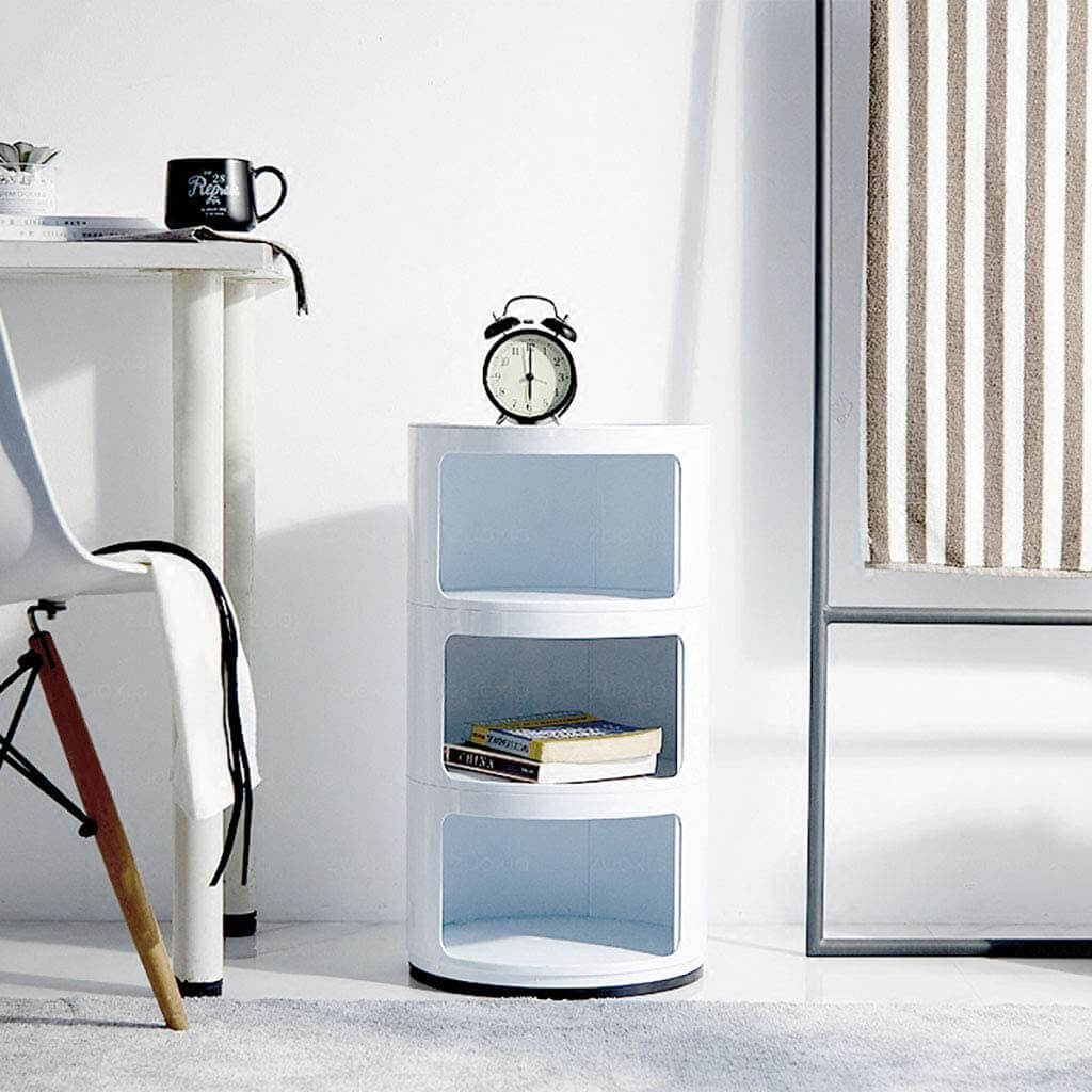 Trendy rundt oppbevaringsmøbel med 3 rom, smart løsning for innredning.