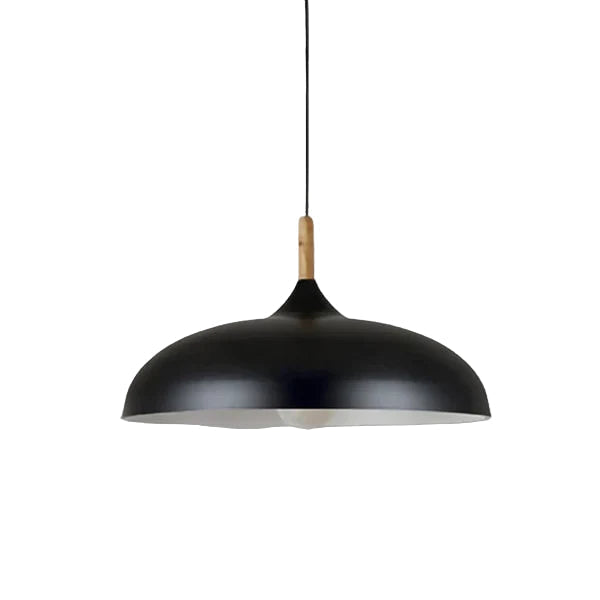 Elegant skandinavisk taklampe med moderne design, perfekt for hjemmeinnredning og stilfull belysning.