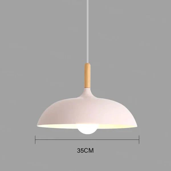 Moderne designlampe for tak, en del av stilfull hjemmeinnredning. Elegant og funksjonell belysning.