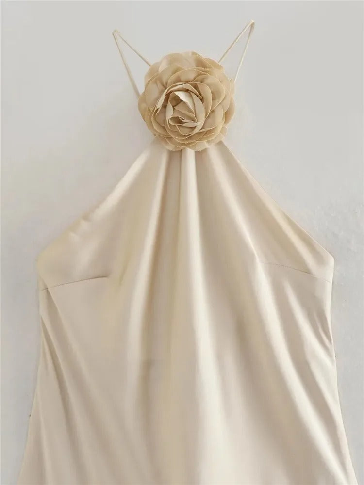 Stilig skulderfri festkjole i lang modell for kvinner, med elegant snitt og behagelig passform.