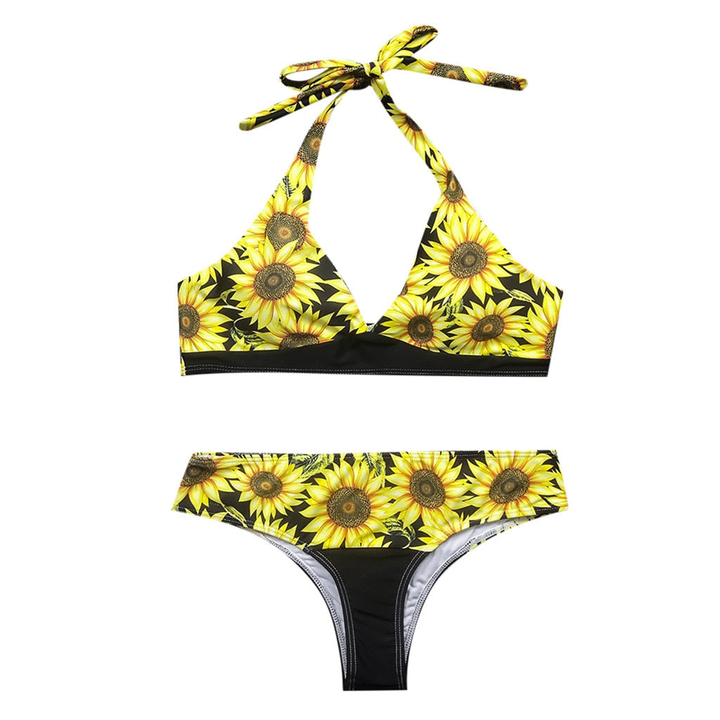 Elegant solsikke bikini for kvinner, perfekt for sommerstrand og basseng. Todelt badetøy med blomstermønster.