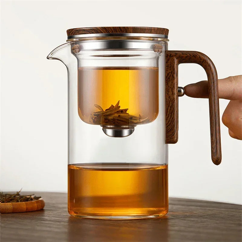 Moderne tekanne for teelskere med praktisk infuser; ideell for daglig brygging av løs te.