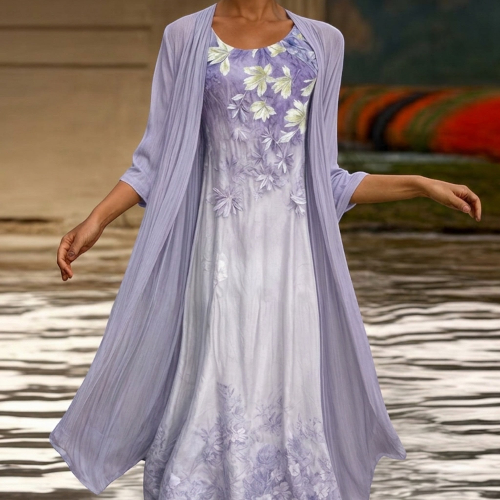 Komfortabel A-linje blomsterkjole, knelang med o-hals, ideell for casual hverdagsbruk.
