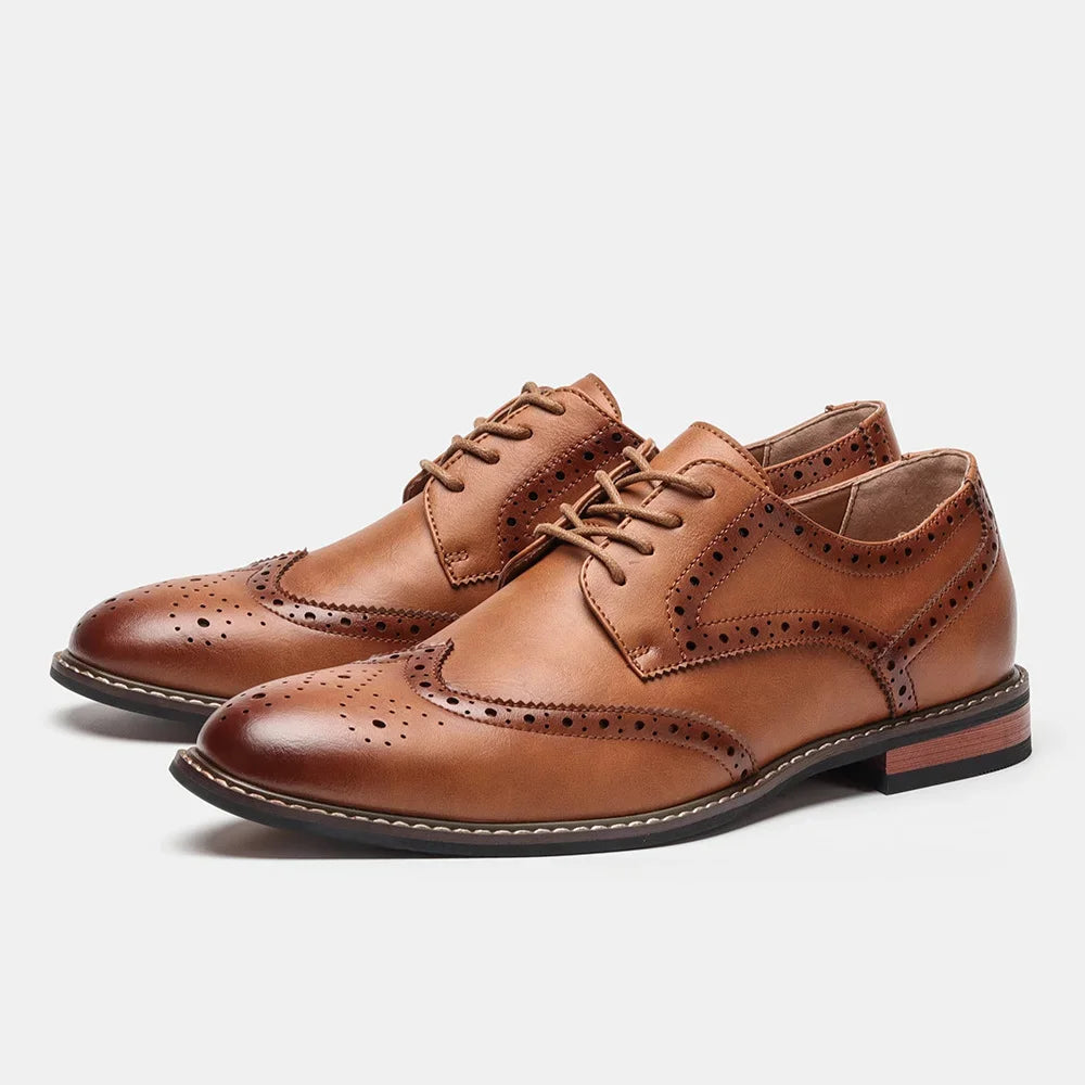 Et par elegante brogue herresko, komfortable og i klassisk stil, et must for den moderne mannen.