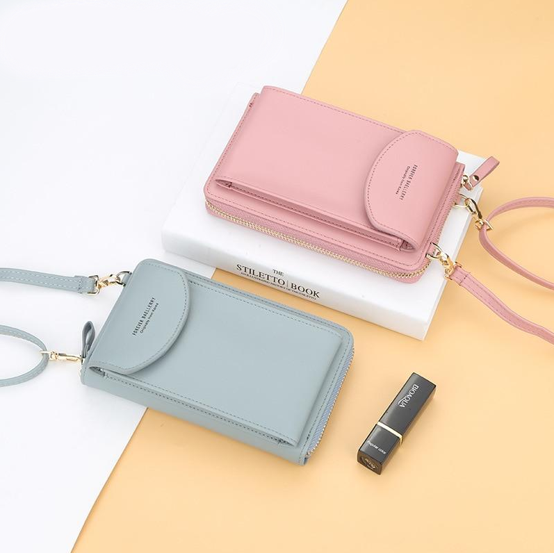 Praktische Damen Schultertasche aus braunem Kunstleder, ideal als stilvolles Accessoire